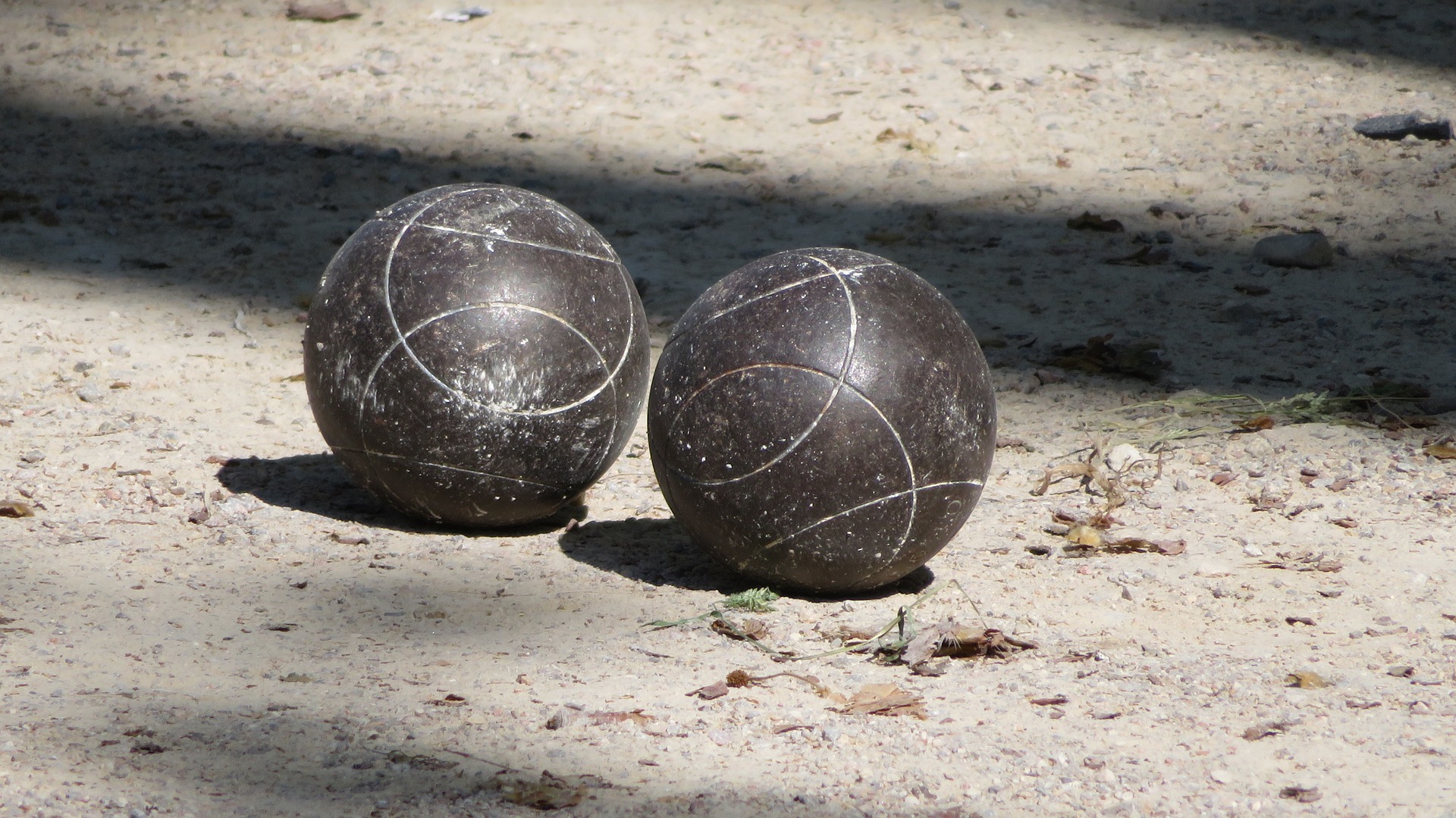 boule-geea188391_1920